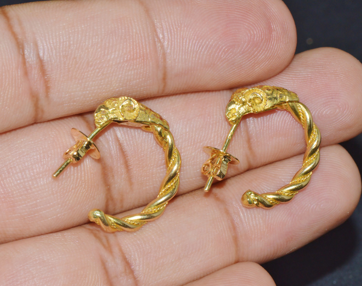 Gorgeous Greek Ram Head 18K Solid Gold Etruscan Filigree Hoop Huggie Earrings