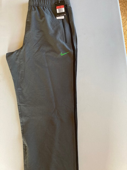 Green Dri-FIT Trousers. Nike IN