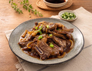 LEE KUM KEE Sauce Sweet & Spicy Beef Ribs | 李錦記 快趣煮醬爆牛仔骨醬 60g