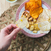 CHAN YEE JAI Handmade New Year Crisp Snacks 陳意齋 茶泡 227G