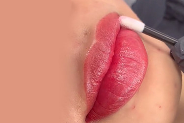 Choosing the Right Lip Pigmentation Inks: What PMU Artists Need to Know