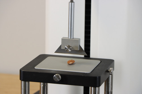 Craft Knife Adapter cuts cleanly into and through material with minimum deformation of the sample.