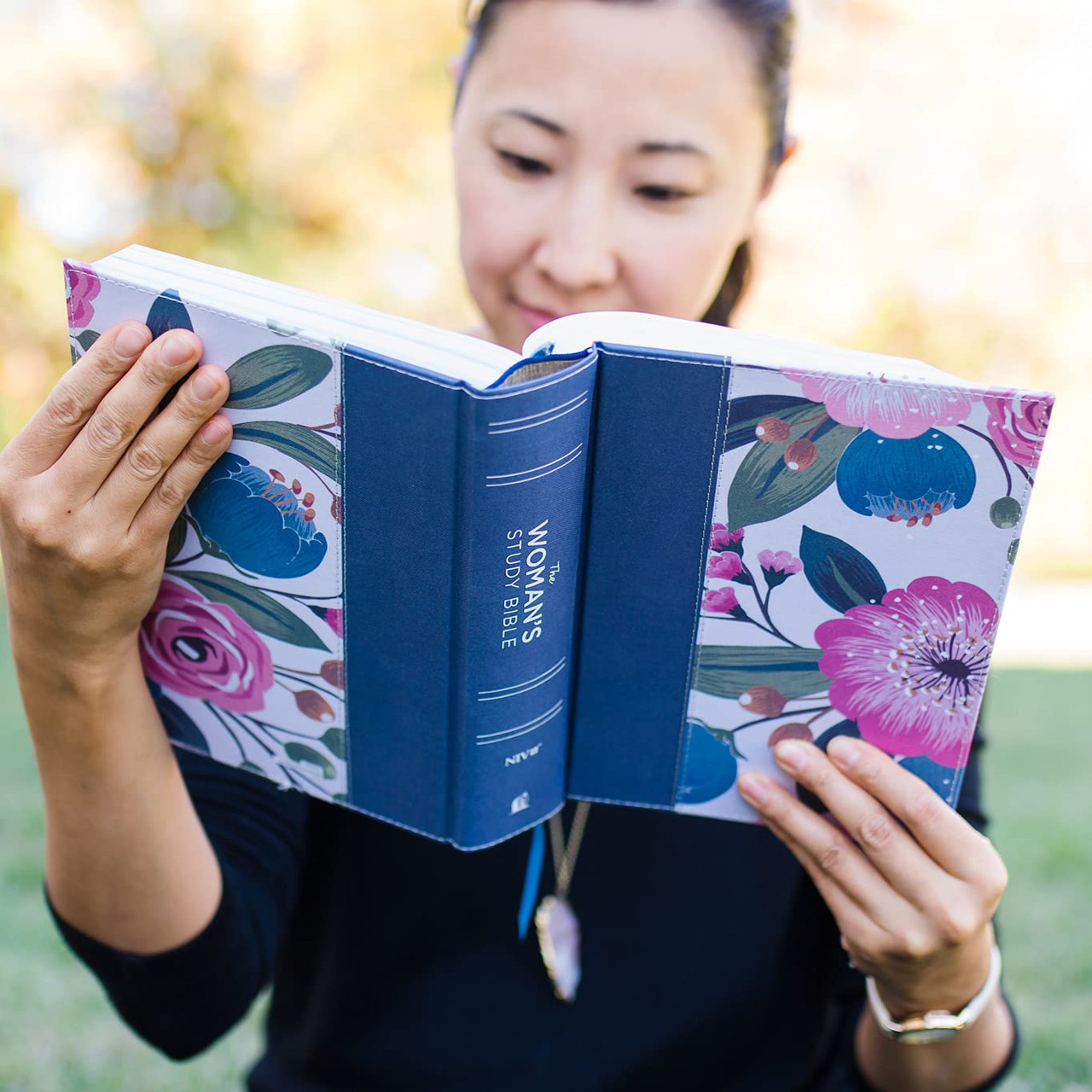 NIV The Woman's Study Bible, Adults (Hardcover, Blue Floral