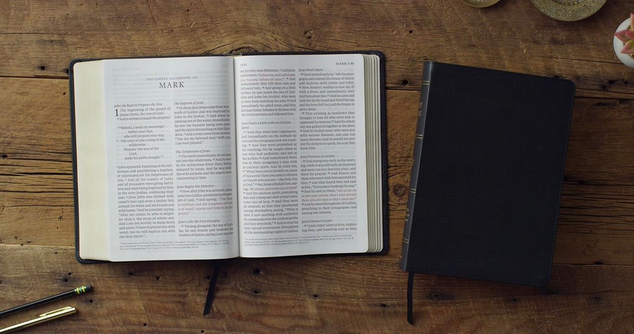ESV Giant Print Bible, Red Letter (Genuine Leather, Black): Holy