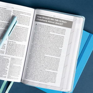 CSB Teen Study Bible, Optimal Type, Mint LeatherTouch - Case of 12