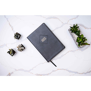 RVR 1960 Biblia Letra Supergigante, Negro Piel Fabricada (Edicion 2023) - Case of 8