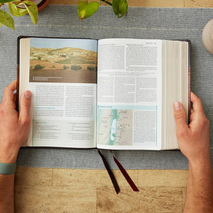 NKJV Study Bible, Leathersoft, Black, Full-Color, Comfort Print - Case of 6