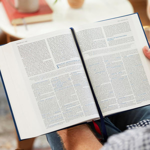 LSB MacArthur Study Bible 2nd Edition: Indexed, Comfort Print (Hardcover, Blue) - Case of 8