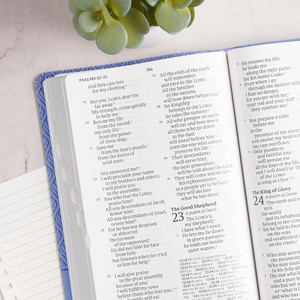 CSB Giant Print Reference Bible, Easy-to-Read Optimal Type, Digital Study Edition, Lavender LeatherTouch, Indexed - Case of 12