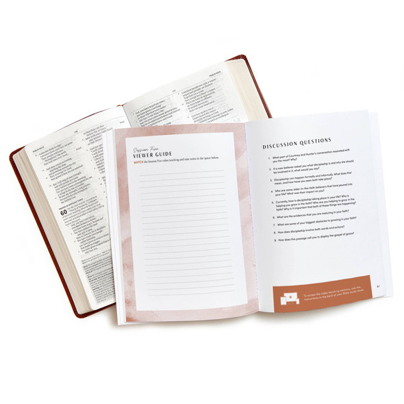 Titus - Bible Study Book with Video Access: Displaying the Gospel of Grace