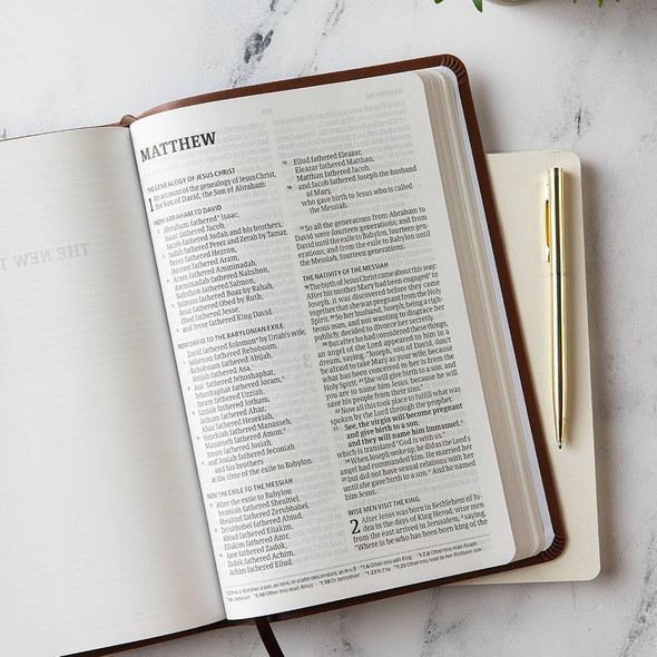CSB Large Print Thinline Bible, Large Print, (LeatherTouch, Brown) - Bulk Case of 16