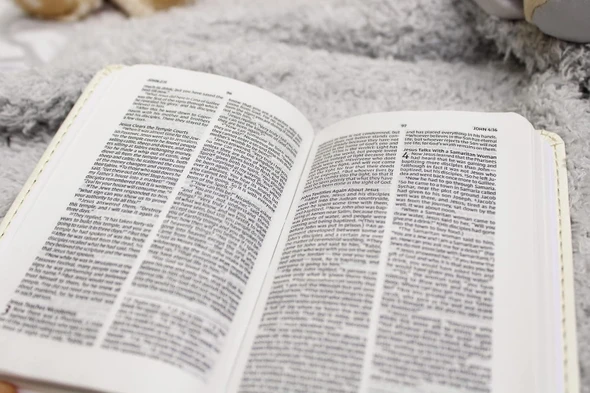 NIV Tiny Testament Bible (Leathersoft, Blue, Comfort Print) - Case of 100