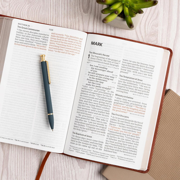 CSB Giant Print Reference Bible, Digital Study Edition, Burnt Sienna LeatherTouch - Case of 12