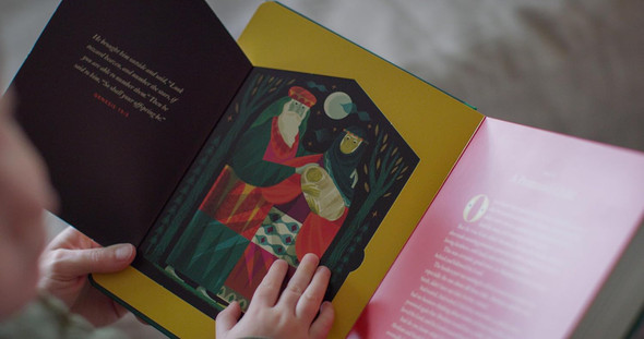 The Biggest Story Advent: 25 Lift the Flap Devotions for Families, Ages 6-12 (Board Book)
