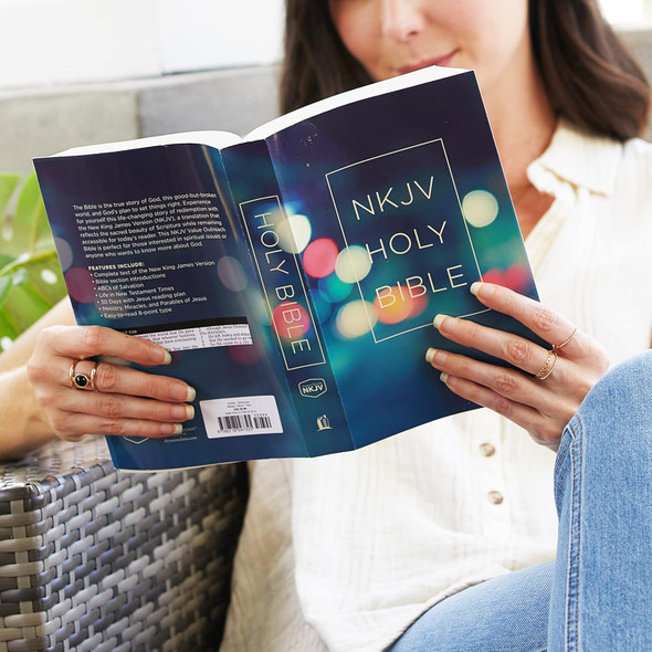 NKJV Value Outreach Bible - Paperback (Case of 28) - 9780718097325