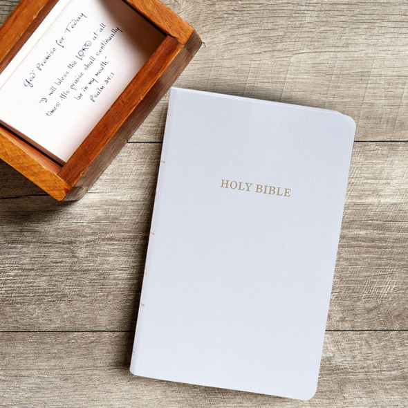 KJV Gift and Award Bible - Leather-Look - White - Red Letter Edition - Comfort Print (Case of 24)