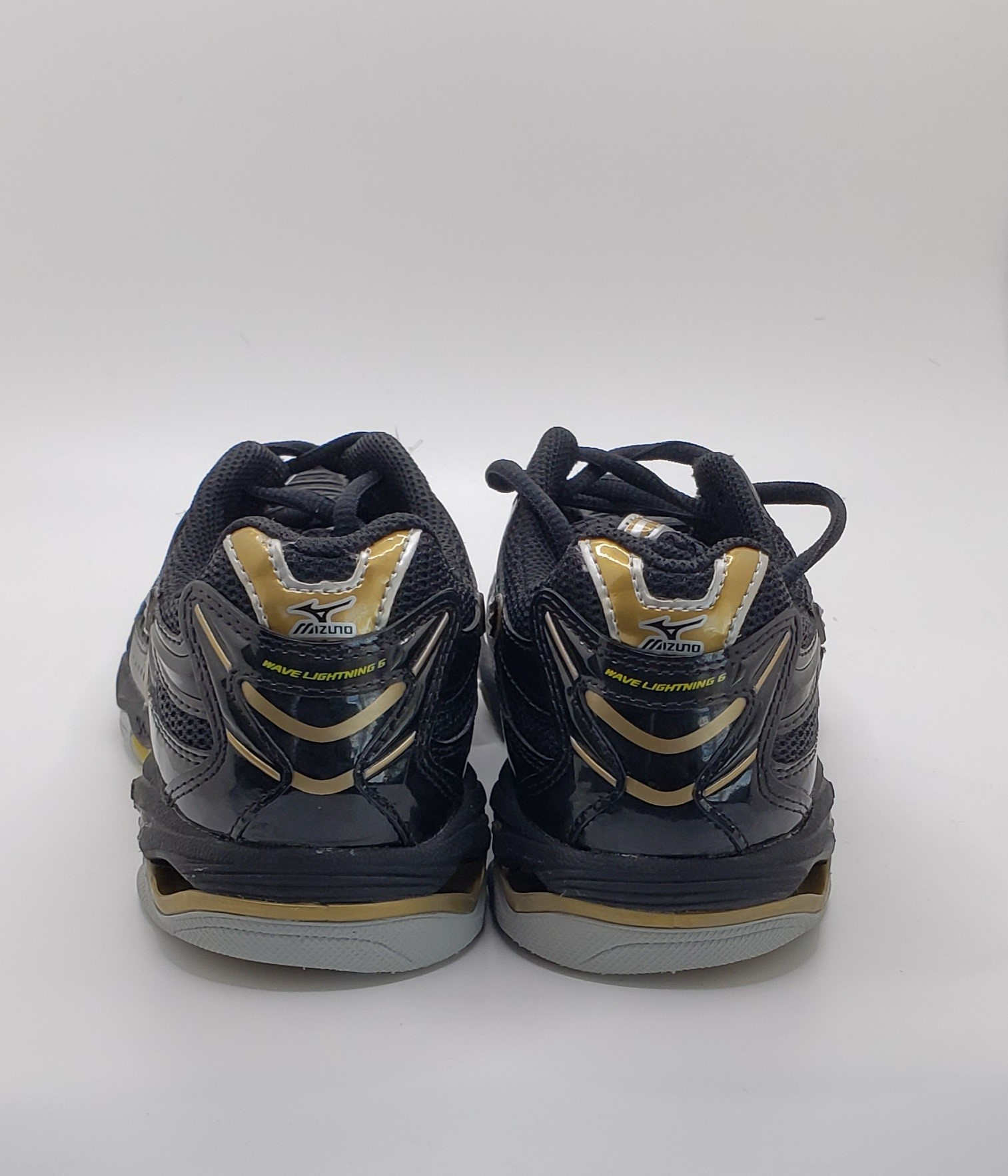 Mizuno Wave Tornado ブラック/ゴールド WAVE TORNADO 6 GOLD/BLACK
