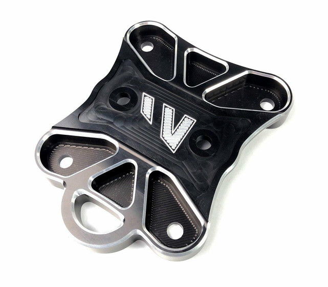 FourWerx Carbon Can-Am Maverick X3 Billet Aluminum Radius Rod Plate w/ Tow Ring FWC-X3-RRP