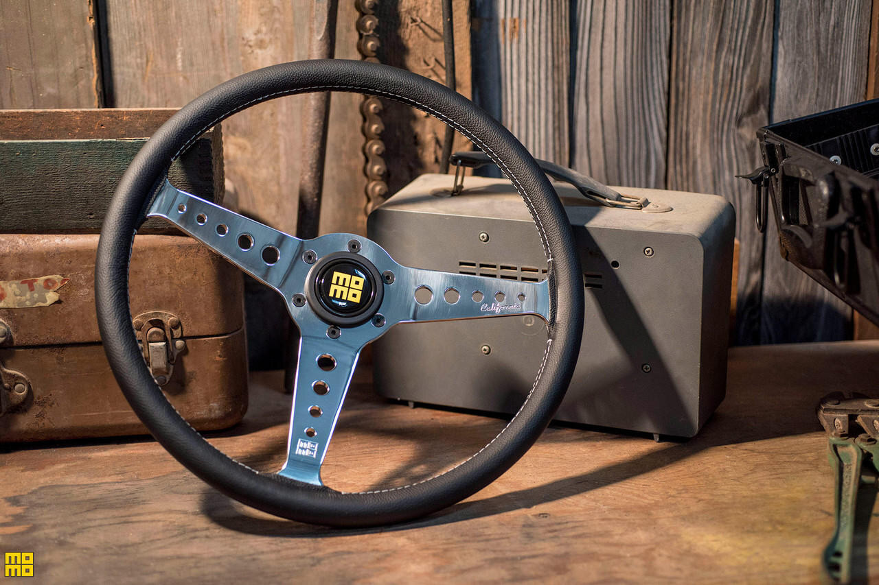 MOMO California Heritage Steering Wheel - CAL36BK2S