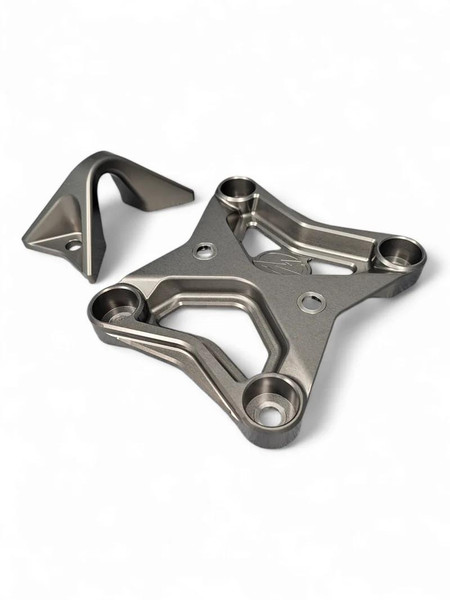 Elektric Offroad Designs Can-Am Maverick X3 6 Bolt EOD XL Radius Rod Plate with Tow Hook