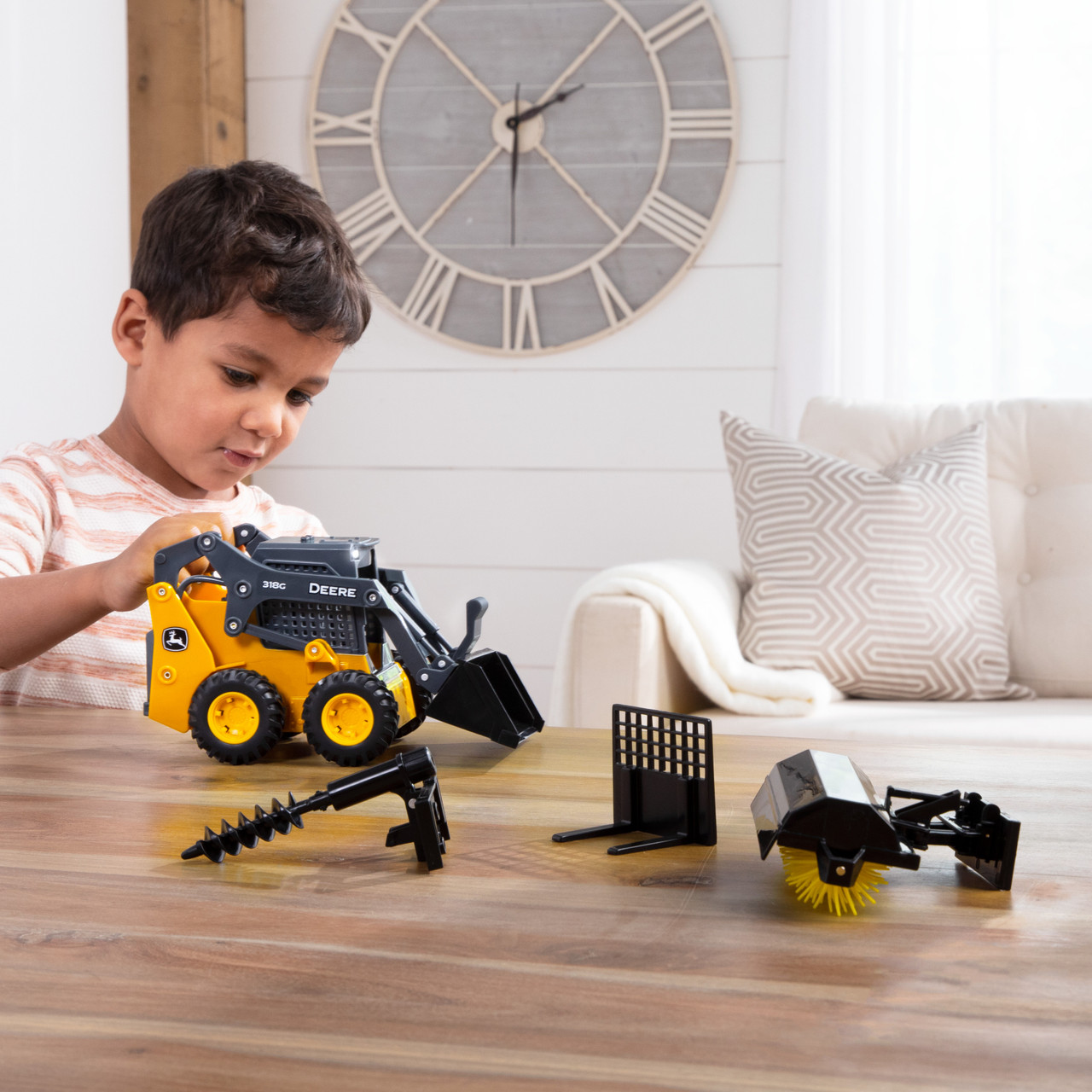 Toy Machine - プラッガーズ 1:16 Big Farm John Deere 318G Skid Loader Set