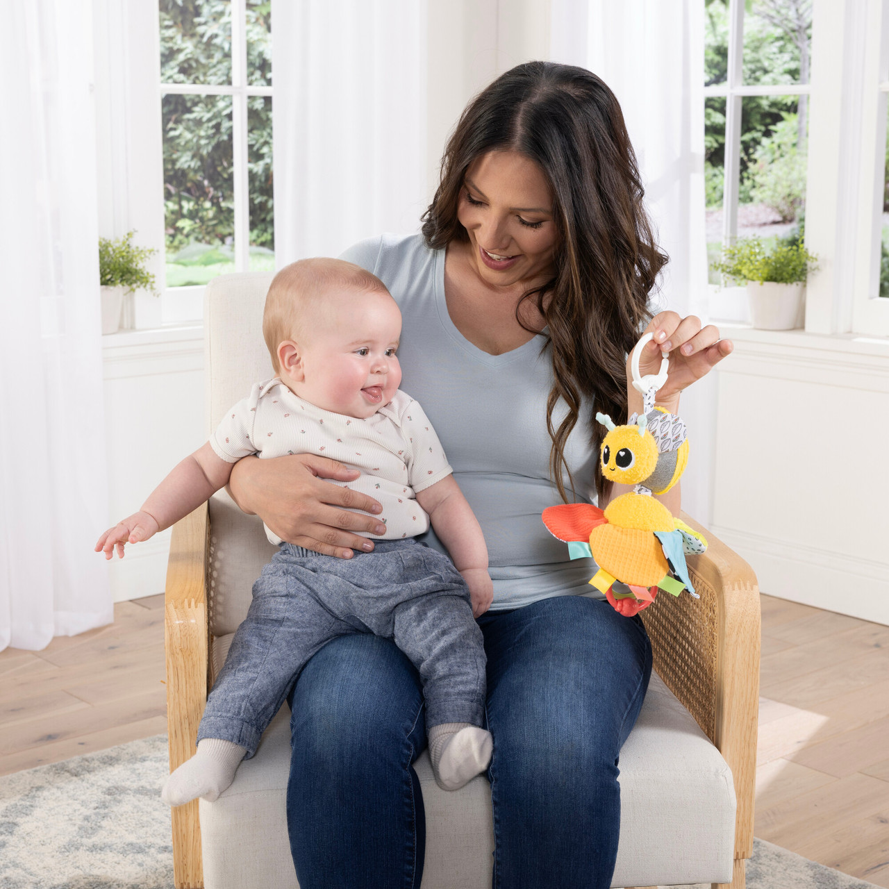 【KRAZY BEE】 KRAZY BEE FUSHICHOURUSHGUARD Lamaze Buzzy the Bee™ Clip & Go