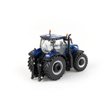 New Holland 1:64Scale T7.270 Tractor–ERTL Prestige 61016