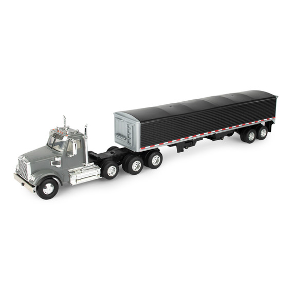 Freightliner 1:32 Scale 122SD Logging Truck with Logging Trailer