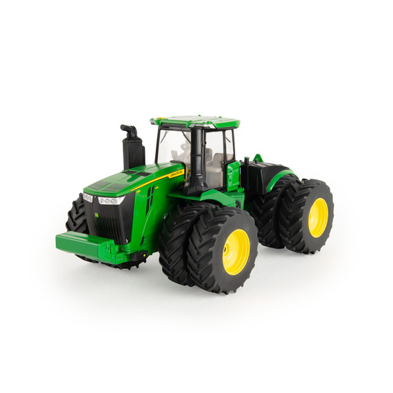 John Deere 1:32 Scale 6410 Tractor with Barge Wagon & Wing Disk