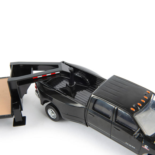 1:32 2020 Ram 3500 Pickup with Case SV340 Skid Steer and Gooseneck Trailer