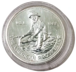 1982 1 Oz Silver ENGELHARD Vintage Coin.