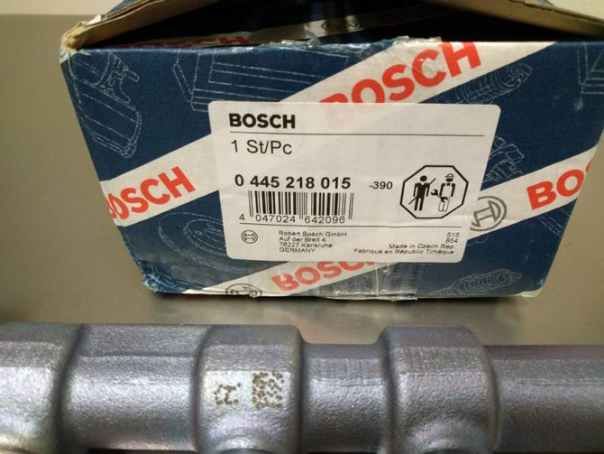 Bosch Fuel Rail (Right Side) - 0445218015 - 2011-2019 Ford 6.7L Powerstroke RB40445218015