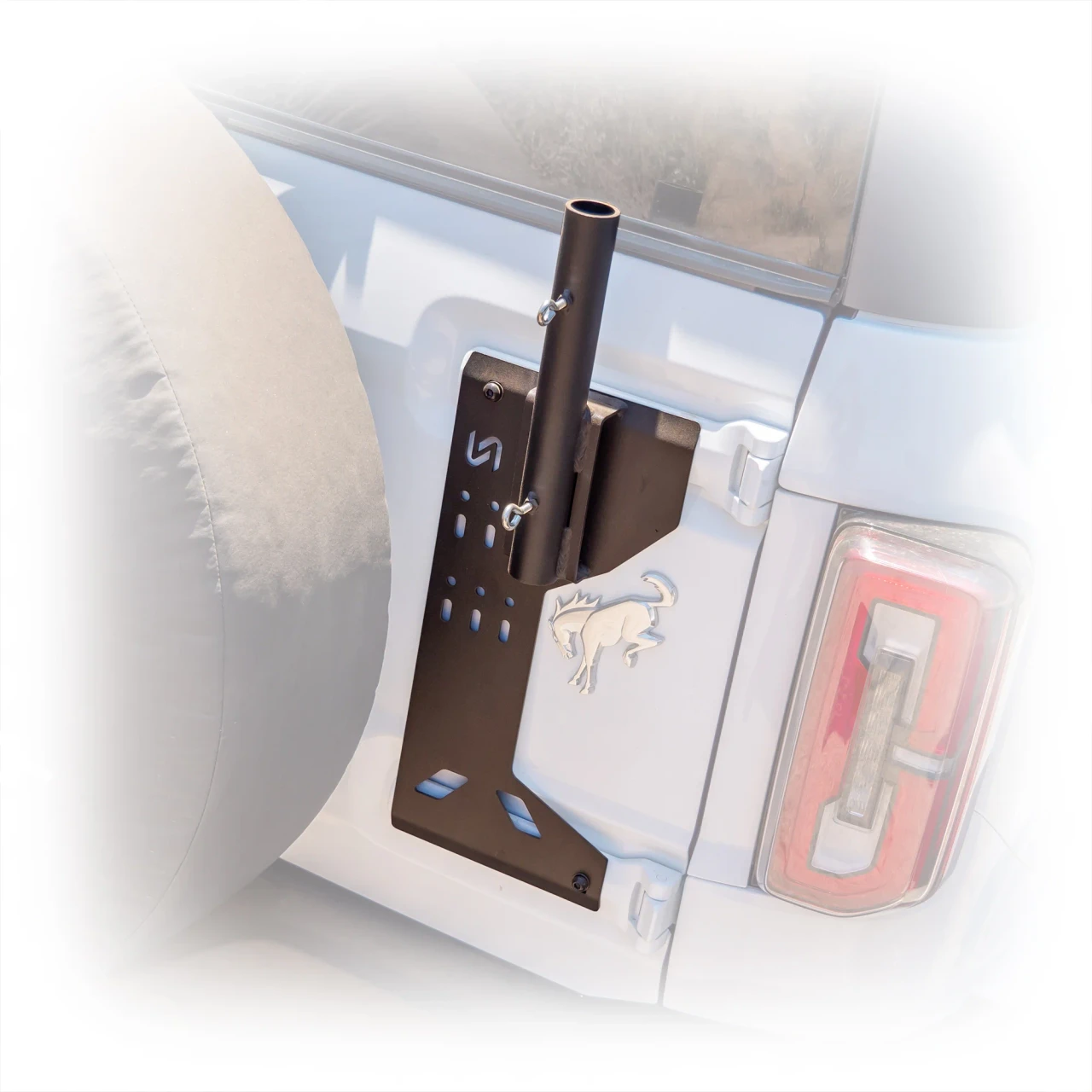 Turn Offroad Tailgate Flag Mount (2021 - 2026 Bronco) EAF-M1