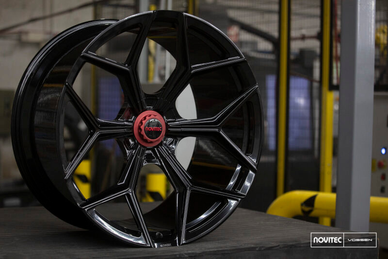 Vossen x Novitec NL4-5L 20x9 ET:24 Gloss Black Lamborghini Aventador Front Wheel - F-AFP-454-F01-C25 Photo - Primary