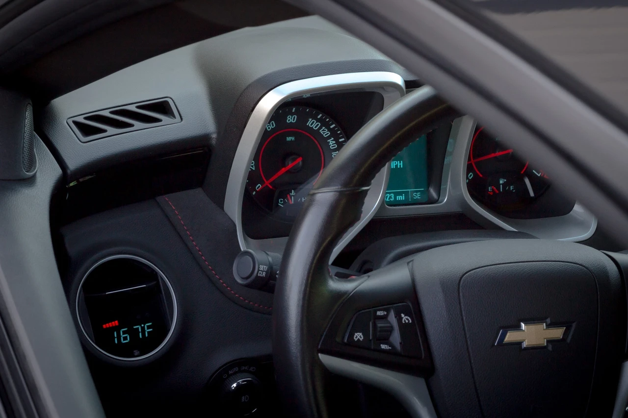 P3 Gauge P3 V3 OBD2 Multi-Gauge Red (2010 - 2015 Chevrolet Camaro) U3P3CCM5