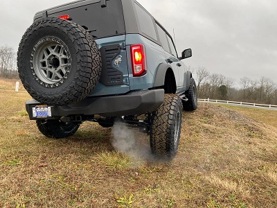 2021-big-bend-bronco-35in-tire-mount-tailgate.jpg 2021-big-bend-bronco-35in-tire-mount-tailgate.jpg