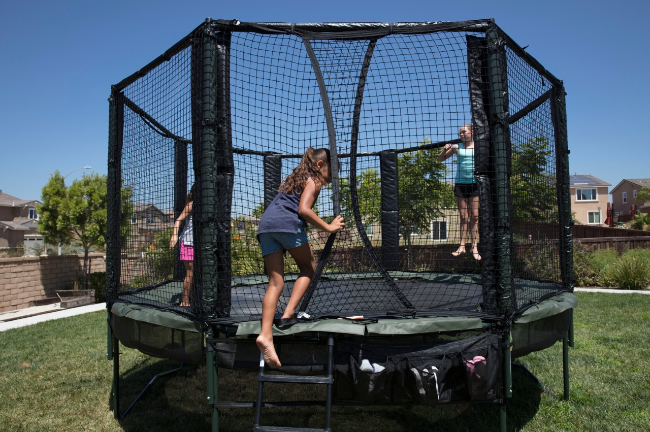 Trampoline Arena Pads for Vertical Enclosure Poles