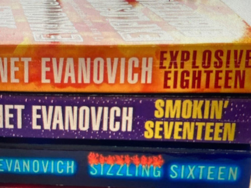 Plum Set 16,17 18 (Stephanie Plum Novels, 16,17,18) Paperback Janet Evanovich