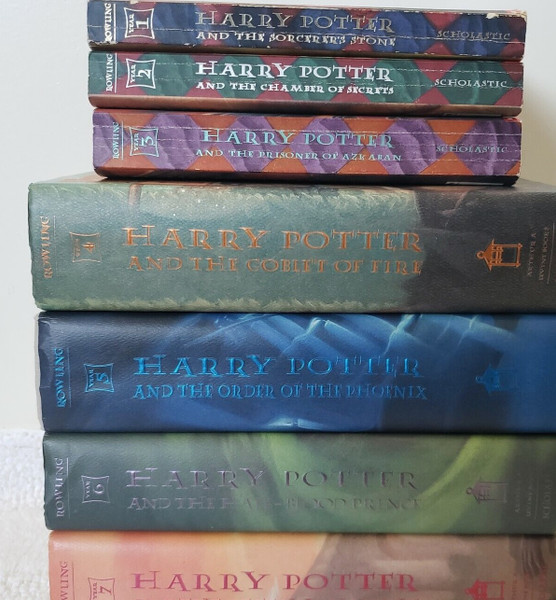 Harry Potter, Special Magic Edition Set, Paperback, 1-7. Plus Quiddich Book. Harry Potter and the Philosopher's Stone 2. Chamber of Secrets Prisoner of Azkaban the Goblet of Fire the Order of the Phoe