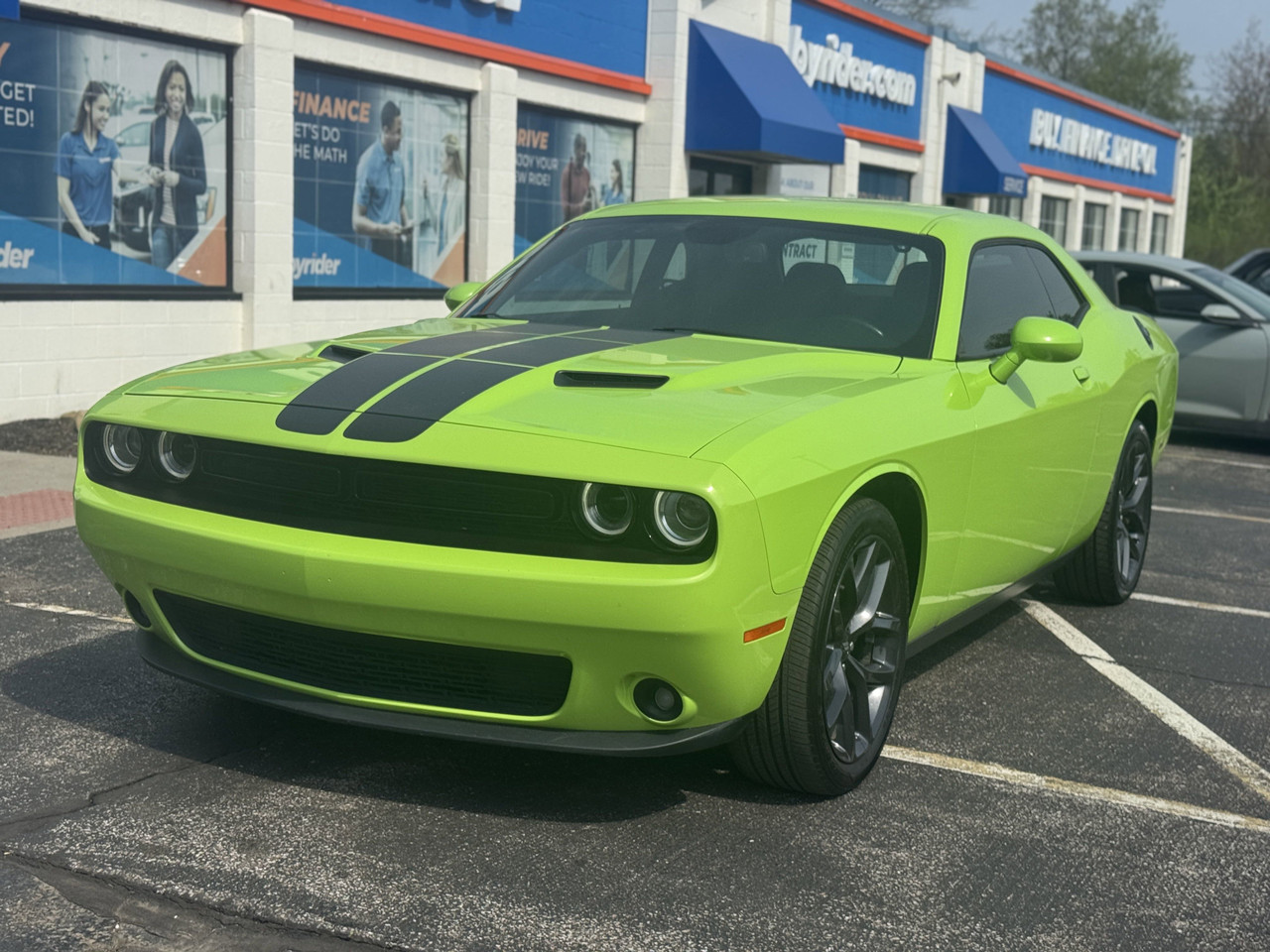 2019 Dodge Challenger SXT's photo