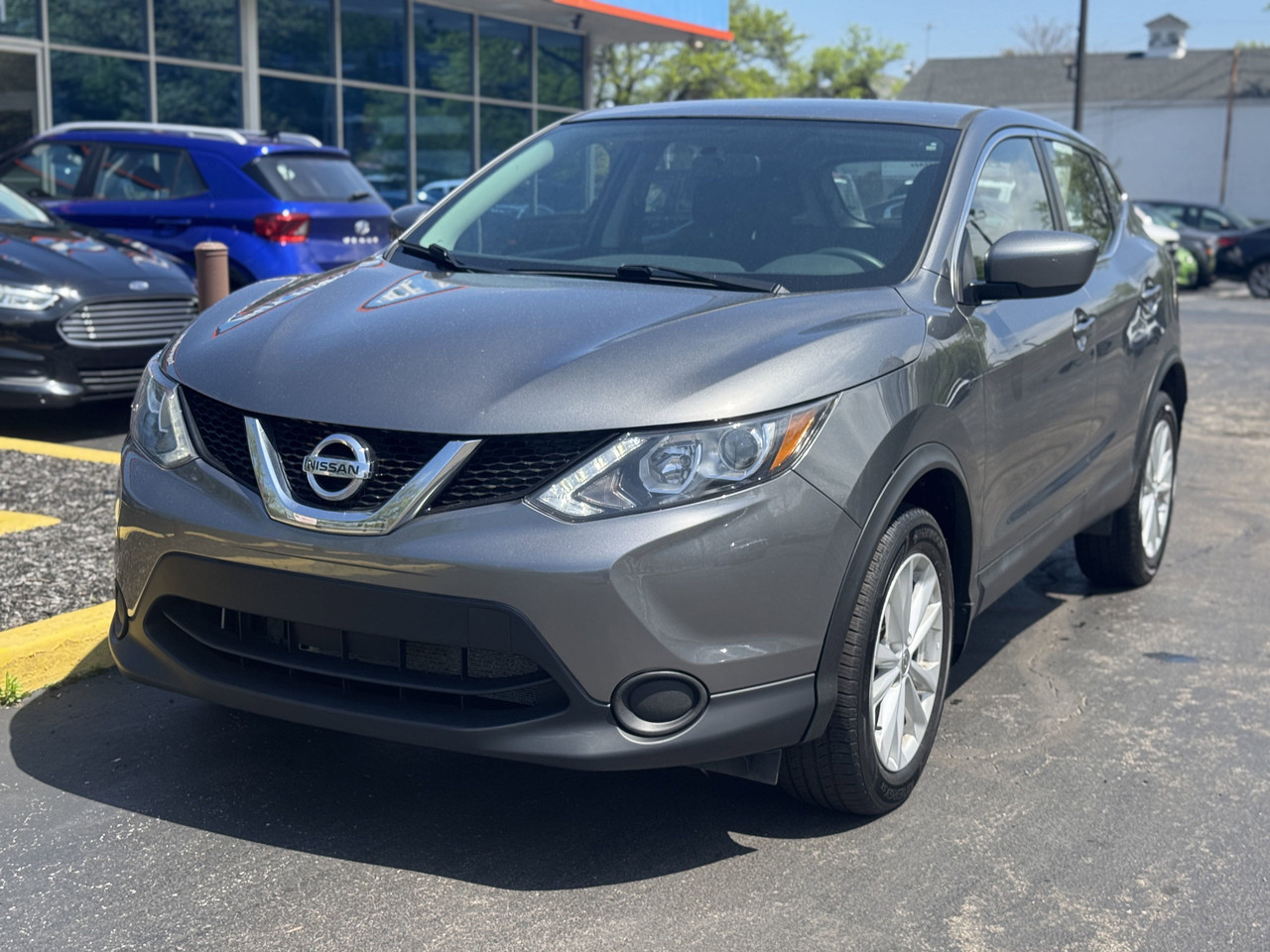 2018 Nissan Rogue Sport S's photo