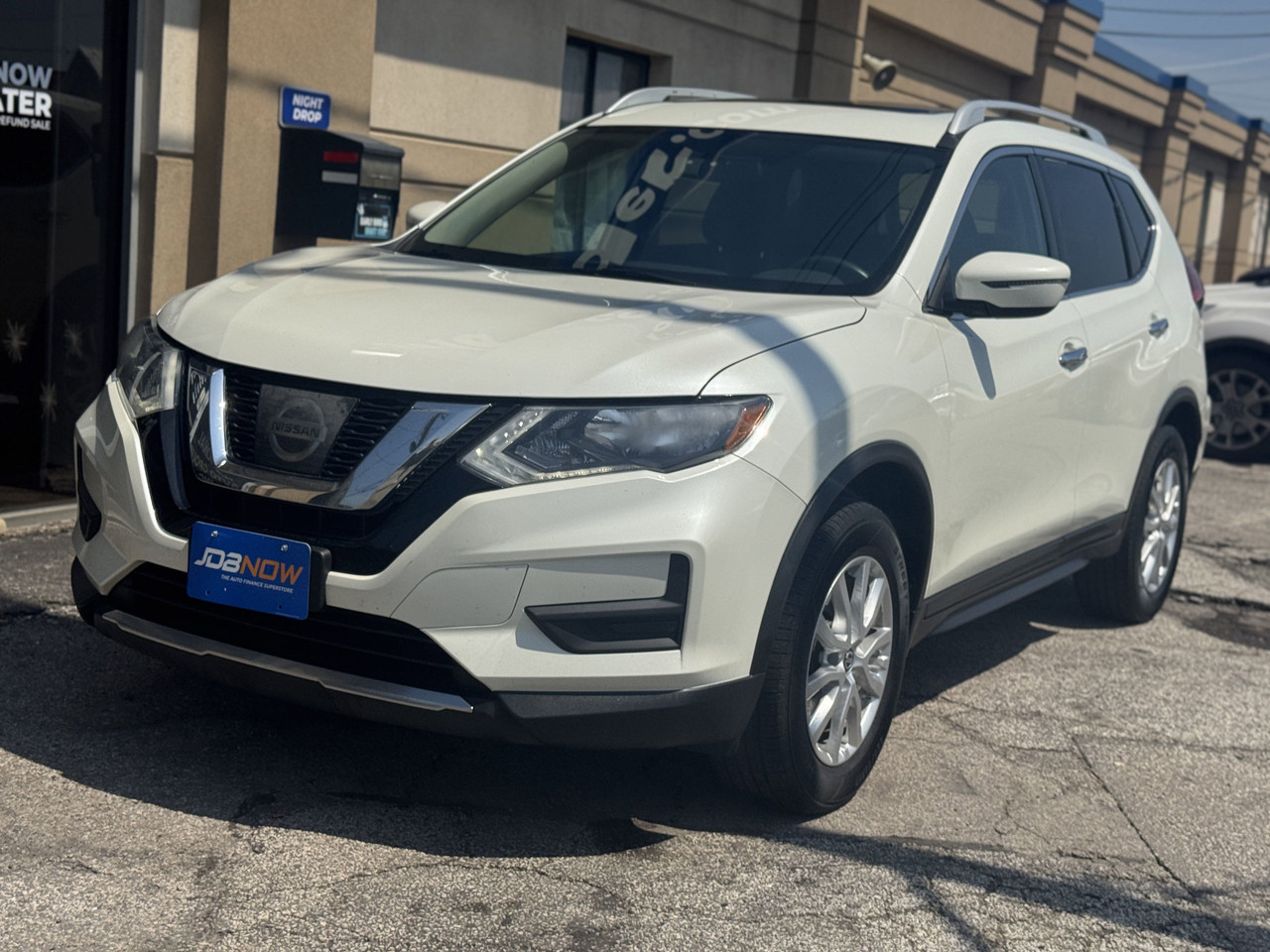 2017 Nissan Rogue SV's photo