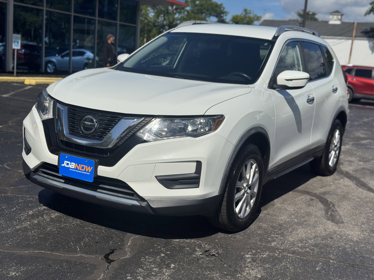 2018 Nissan Rogue SV's photo
