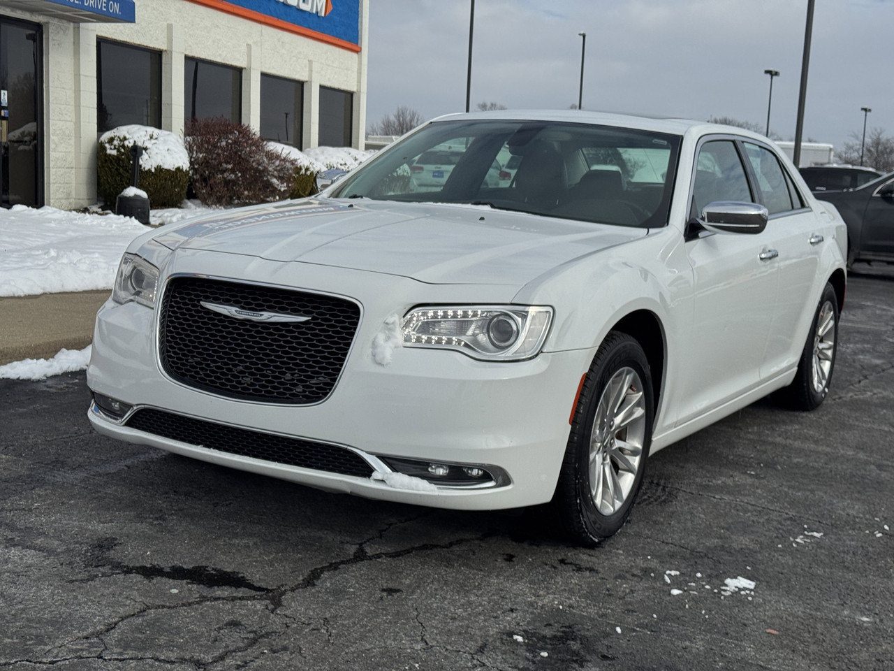 2016 Chrysler 300 C's photo