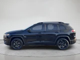 Jeep Cherokee 2021 W3832