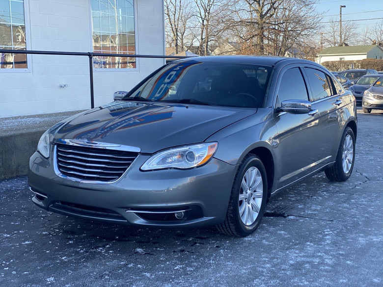 Chrysler 200 2013 744476