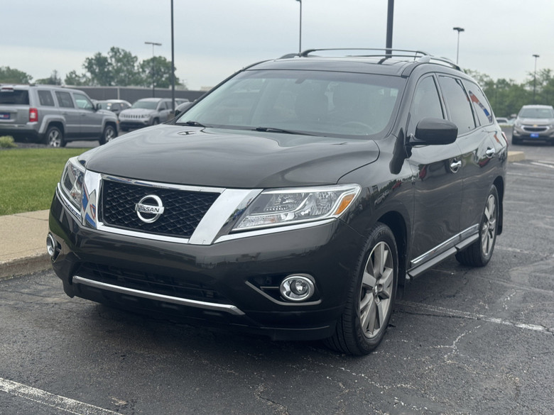 Nissan Pathfinder 2015 M8577