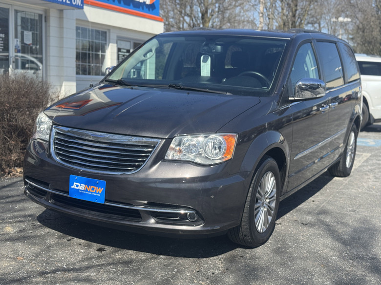 Chrysler Town & Country 2015 E204