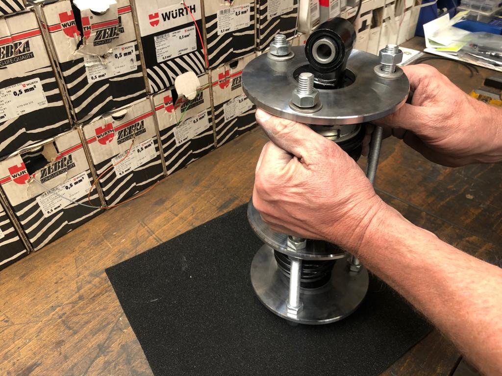 Kodlin Shock / Spring Compression Tool for Harley-Davidson M-8