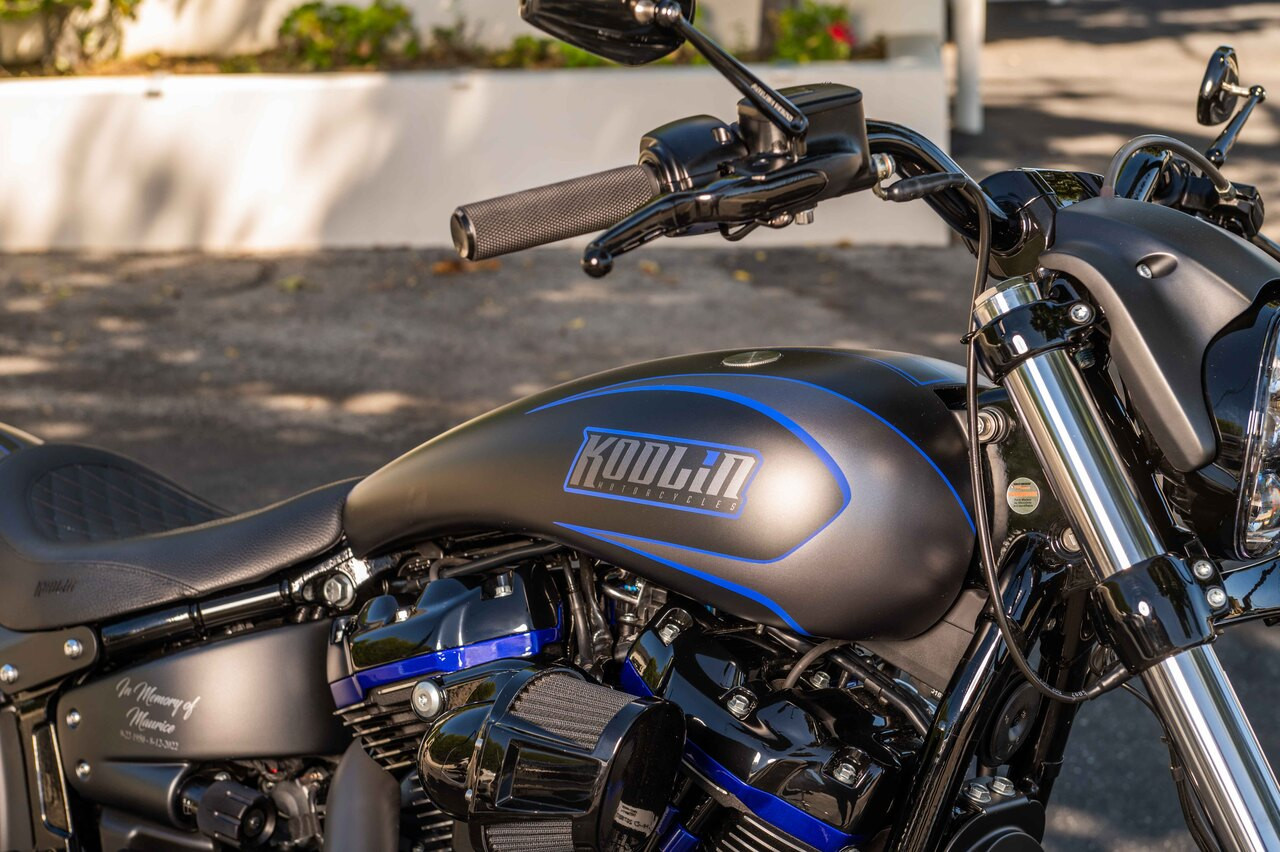 Kodlin Stretched Gas Tank - Harley-Davidson M8 Softail